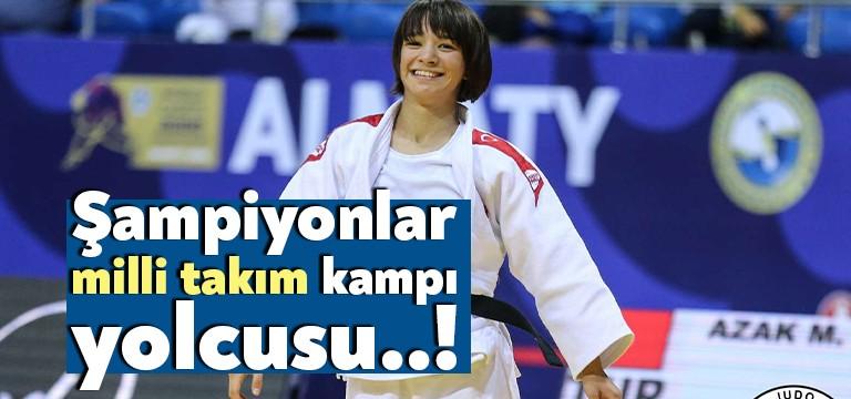 Kocaeli Büyükşehir Belediyesi'ne bağlı olarak hizmet veren Kağıtspor’un başarılı milli