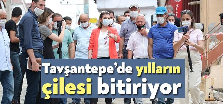 Uzun süredir koronavirüsle mücadele eden İzmit Belediyesi ekipleri, rutin işlerini