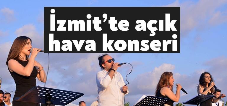 Kocaeli Büyükşehir Belediyesi tarafından Sekapark’ta düzenlenen konserde sahne alan Kocaeli