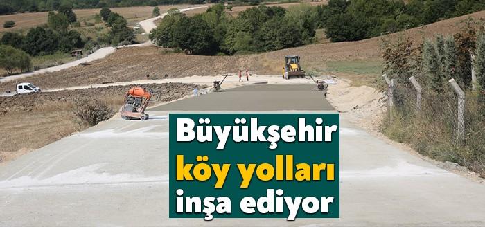 Karamürsel’e bağlı Hayriye-İnebeyli-Taşağıl-Semetler köylerini birbirine bağlayan yolda beton serim çalışmaları