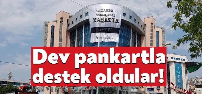 İzmit Belediyesi, Belsa Hizmet Binası'na astığı dev pankartla İstanbul Sözleşmesi'ne