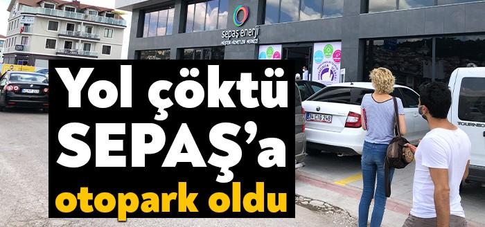 İzmit Yahyakaptan Mahallesi'nde yeni binasına taşınan SEPAŞ'ın önünden geçen cadde
