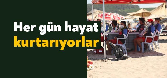 KOSKEM liderliğinde Kocaeli sahillerinde görev yapan Kocaeli Büyükşehir Belediyesi ekipleri