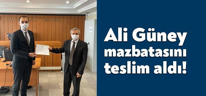 AKP İzmit 5.Olağan İlçe Kongresi’nde Başkan seçilen Av.Ali Güney mazbatasını