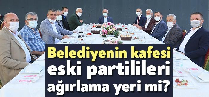 Derince Belediye Başkanı Zeki Aygün, AKP Kocaeli İl Başkanlığı yaptığı