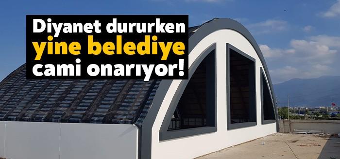 Kocaeli Büyükşehir Belediyesi, Kartepe’de yer alan İstasyon Camii için kolları