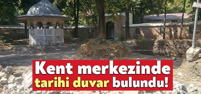İzmit Yeni Cuma Camii’nde devam eden restorasyon çalışmalarında tuvalet için