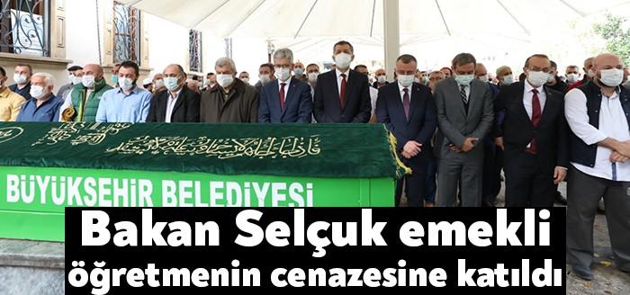İzmit İmam Hatip Lisesi’nin hocalarından Emekli Öğretmen Emrullah  Dal'ın Fevziye Camii'ndeki cenaze