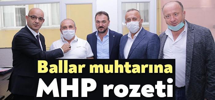 Ballar Köyü muhtarı Yüksel Horos Milliyetçi Hareket Partisi'ne üye oldu.