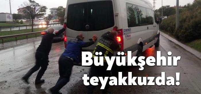 Akşam saatlerinde bastıran şiddetli yağmur ve fırtınanın olumsuz sonuçlara yol