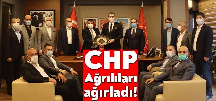 CHP Kocaeli İl Başkanı Harun Özgür Yıldızlı ve yönetimi, Kocaeli