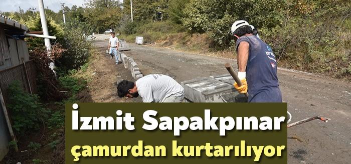 İzmit Belediyesi, uzun zamandır bakımı yapılmayan ve yağışlarda yolu çamur