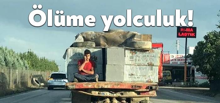 Kocaeli'nin Gebze ilçesinde yalıtım malzemesi taşıyan TIR'ın yanları ve üstü