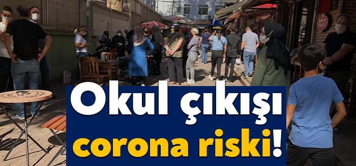 İzmit Ulugazi İlkokulu’nda her gün okul çıkış saatinde onlarca veli