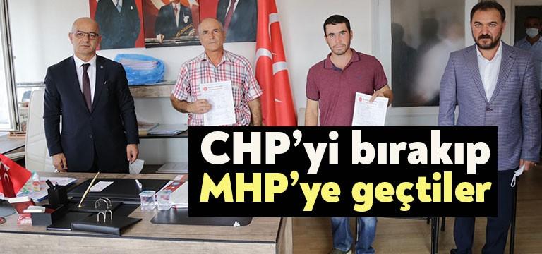 Kocaeli’nin Kandıra ilçesinde CHP’den istifa eden 2 kişi MHP’ye üye