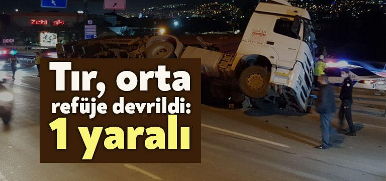 Başiskele Kullar Varyant Köprüsü üzerinde kontrolden çıkan konteyner taşıyan tırın