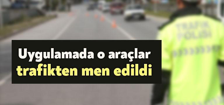 Kocaeli’de düzenlenen uygulamada 3 araca trafik cezası uygulanırken, 2 araç