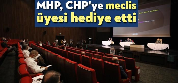 Kocaeli Büyükşehir Belediyesi MHP Grup başkanvekili Özhan Kurt, partiden atılmıştı.