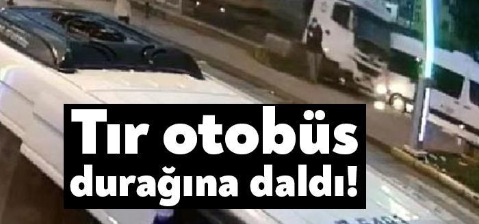 Kocaeli'nin Dilovası ilçesinde sürücüsünün direksiyon hakimiyetini kaybettiği tırın, durakta bekleyen