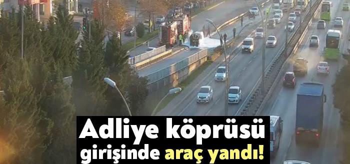 D-100 Karayolu Ankara istikameti İzmit Adliye Köprüsü girişinde bir araçta