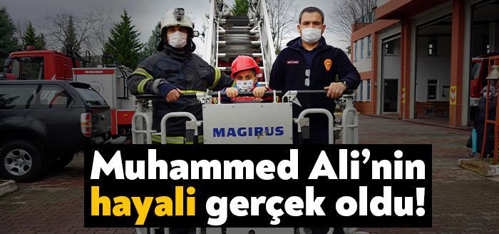 Kocaeli Büyükşehir Belediyesi itfaiyesi Derince’de yaşayan ve İtfaiyeci olmak isteyen