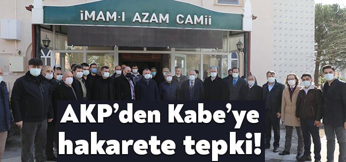AKP Kocaeli İl Başkanı Mehmet Ellibeş, Boğaziçi Üniversitesi girişinde yere