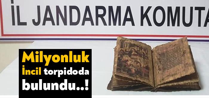 Kocaeli İl Jandarma Komutanlığı ekipleri tarafından durdurularak arama yapılan bir