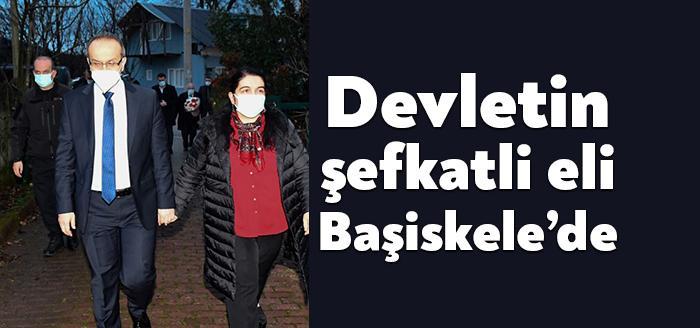 Kocaeli Valisi Seddar Yavuz ve eşi Selda Yavuz, Başiskele ilçesinde