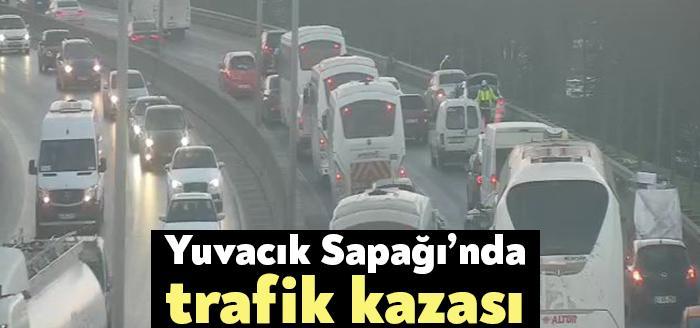 D-130 Karayolu İzmit istikameti Yuvacık Sapağı mevkiinde yaşanan trafik kazası