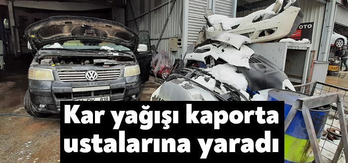 Kocaeli'de 4 gün etkili olan kar yağışı sırasında araçların yollarda kayması