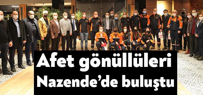 Körfez Belediye Başkanı Şener Söğüt, Mahalle Afet Gönüllüleri ile bir