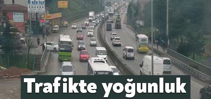 D-130 Kocaeli Başiskele mevkiinde geliş ve gidiş yönü olarak yoğunluk