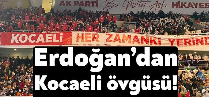 Cumhurbaşkanı Erdoğan, kongre öncesi dışarıda bekleyen kalabalığa seslenirken “Kocaeli, şimdi