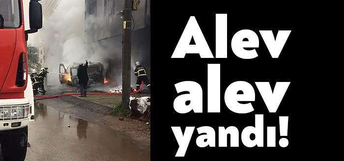 Başiskele Vezirçiftliği Mahallesinde park halinde yanan hafif ticari araç itfaiye