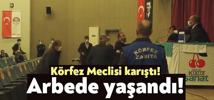 Körfez Belediye Meclisi'nde CHP Grup Başkanvekili Erkan Uygun ve Körfez
