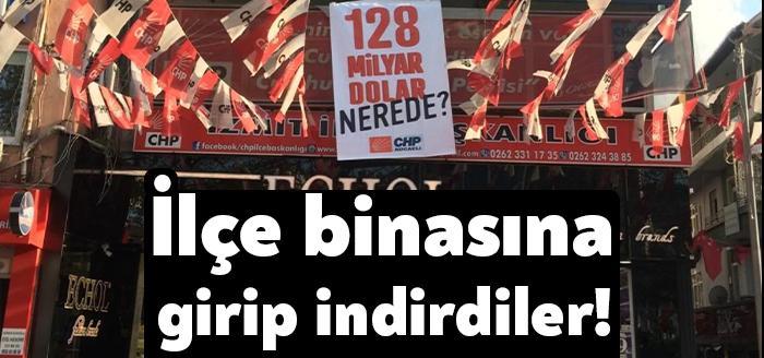 Cumhuriyet Halk Partisi (CHP) Kocaeli örgütlerinin örgüt binalarına astığı afişler