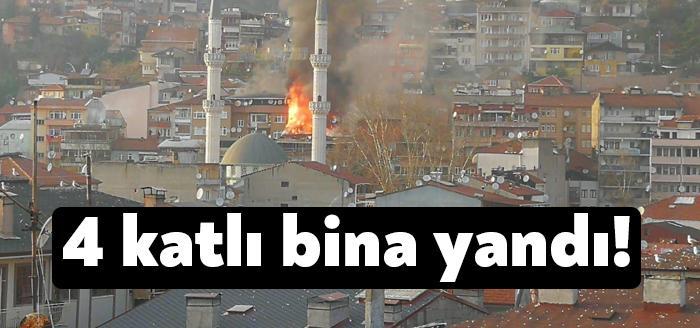 İzmit Kadıköy Mahallesinde bulunan 4 katlı bir evin çatısında çıkan
