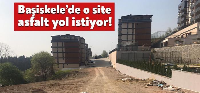 Başiskele Belediyesi sınırları içerisinde yer alan Serbest Sokak'ta bulunan site