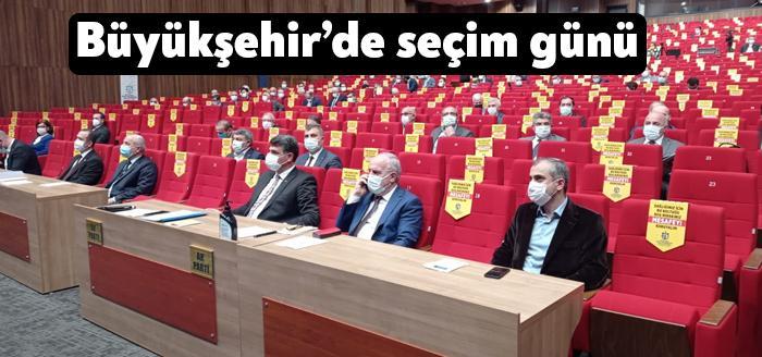 Kocaeli Büyükşehir Belediye Meclisi’nde meclis birinci ve ikinci başkan vekilleri