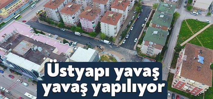 Derince’de altyapıları yenilenen bölgelerde üstyapı düzenlemeleri kapsamında asfalt serimi ve