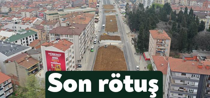 Kocaeli Büyükşehir Belediyesi, Karamürsel Kent Meydanı Köprülü Kavşağı’nda çevre düzenleme