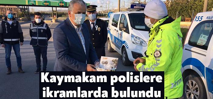 İzmit Kaymakamı Şevket Cinbir, Emniyet Müdürü Erhan Soylu ile birlikte