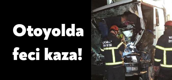 Kocaeli'nin İzmit ilçesinde, Kuzey Marmara yolunda TIR'a arkadan çarpan kamyonetin