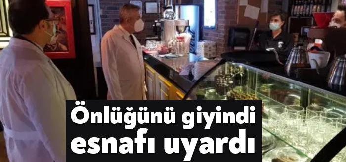 KOCAELİ İl Sağlık Müdürü Yüksel Pehlevan ve sağlık personelleri, koronavirüs vaka sayılarının her geçen