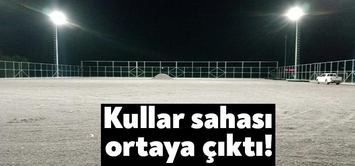 Başiskele Kullar futbol sahası için her biri 12 adet 400