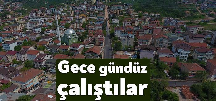 Derince genelinde altyapıları yenilenen bölgelerde üstyapı düzenlemeleri sürüyor. Asfaltlama işlemleri