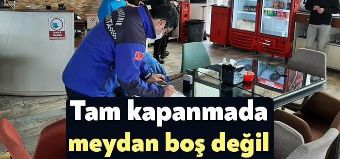 Tam kapanma döneminde çalışmalarını yoğun bir şekilde gerçekleştiren Kocaeli Zabıtası,