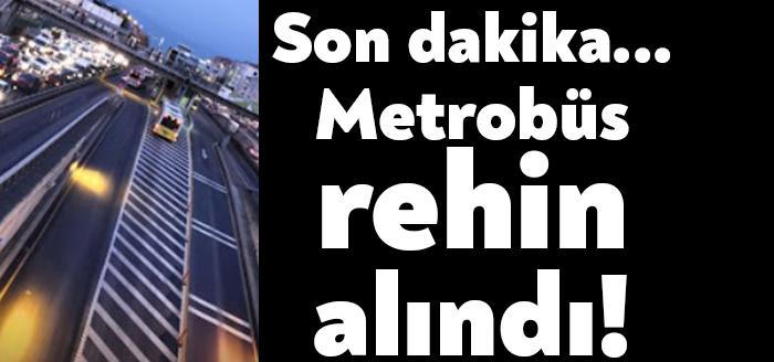 İstanbul'da Haramidere metrobüs durağında iddiaya göre bir şahıs, Avcılar istikametinde