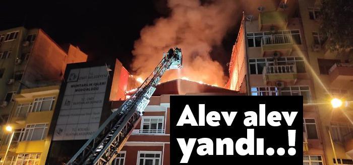 İzmit Tepecik Mahallesinde bulunan bir binanın çatı katında çıkan yangın