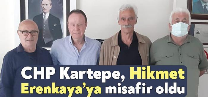 CHP Kocaeli eski Milletvekili Hikmet Erenkaya, ofisinde misafirlerini ağırlamaya devam